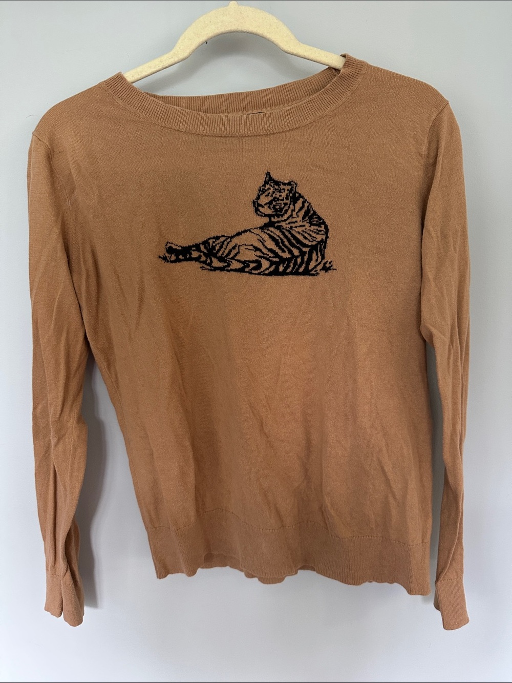 Banana Republic Tan 100% cotton Sweater with Black Tiger Crewneck